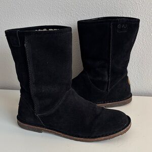 EMU Australia Inverlock W10134 Suede Leather Boots Sheepskin Lining Size 8